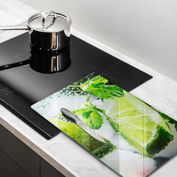 Chopping board glass Water with lime and ice