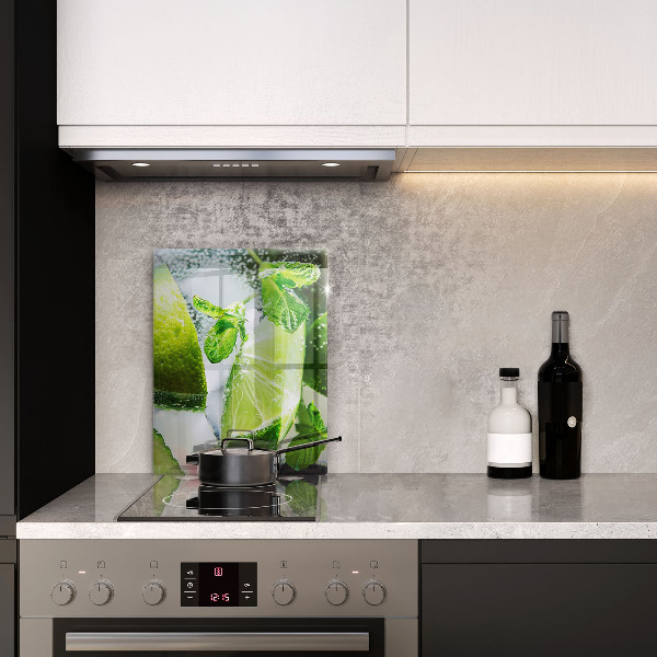 Chopping board glass Water with lime and ice
