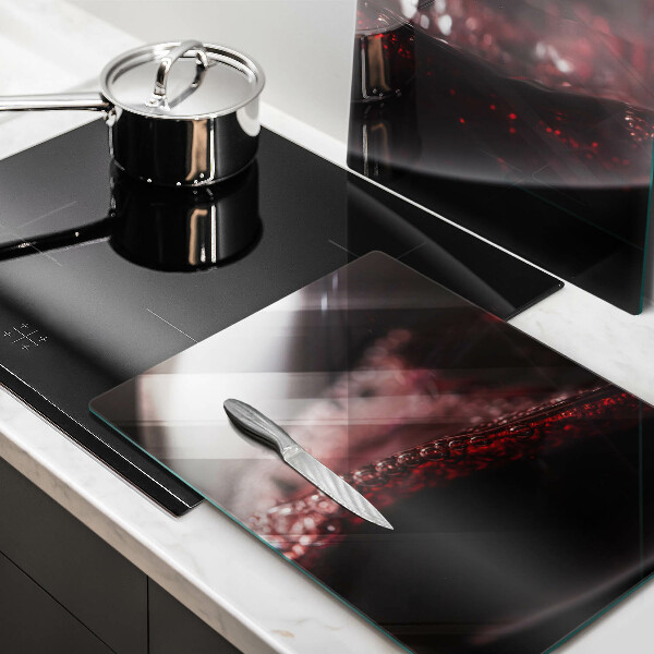 Chopping board Red wine glass