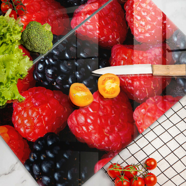 Chopping board Raspberries and blackberries