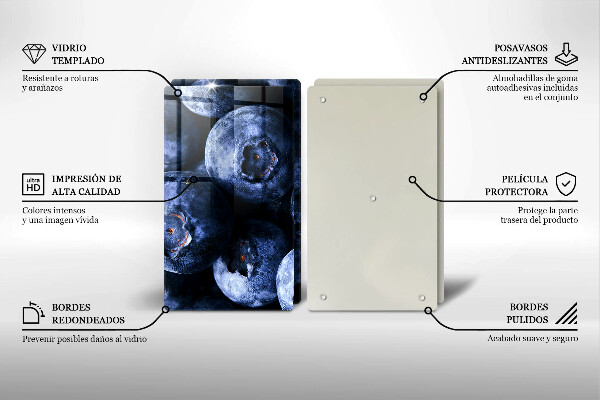 Chopping board Berries close-up