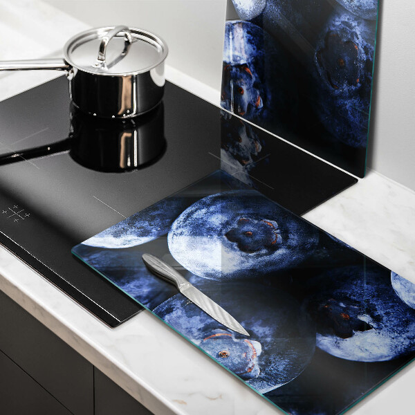 Chopping board Berries close-up