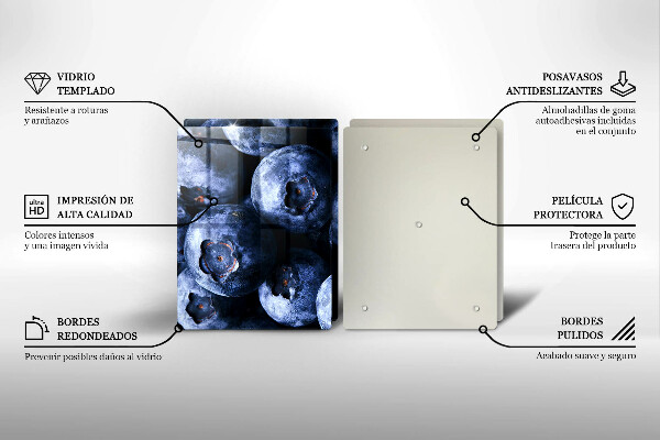 Chopping board Berries close-up