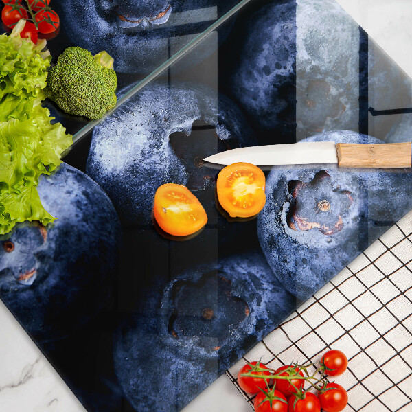 Chopping board Berries close-up