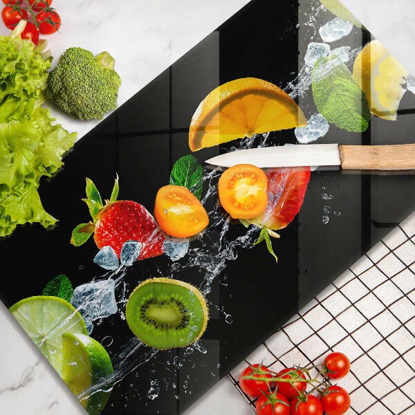 Chopping board Fruits in water