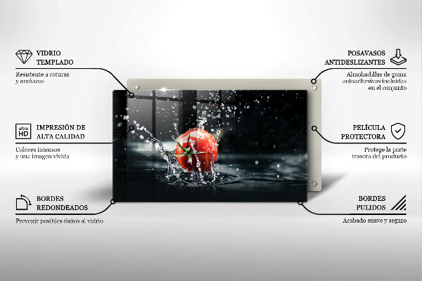 Chopping board Tomato in water