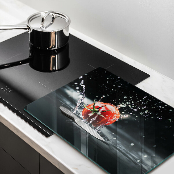 Chopping board Tomato in water