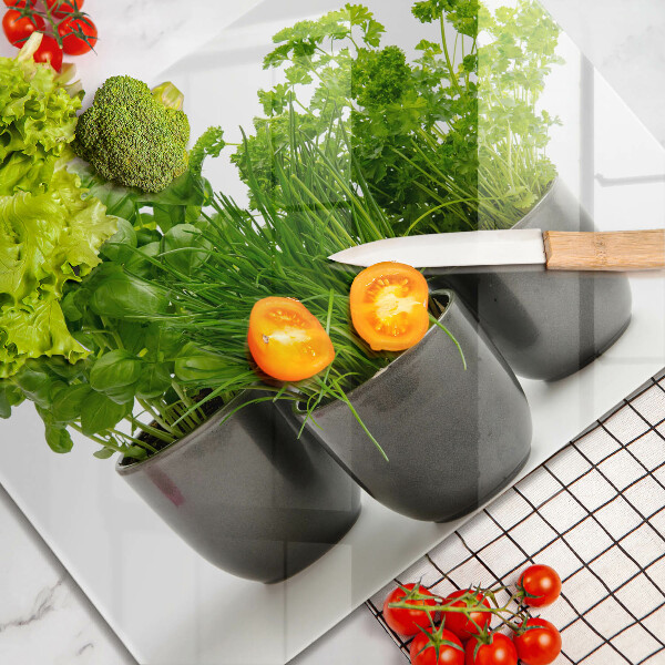 Chopping board Potflowers with herbs
