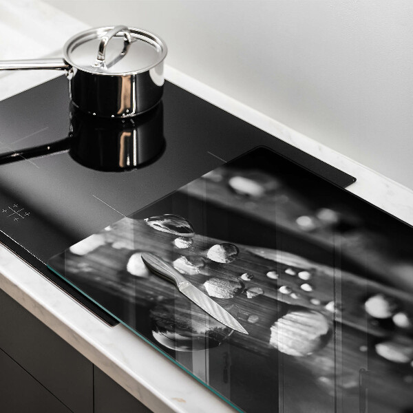 Worktop saver Drops of dew on the leaves