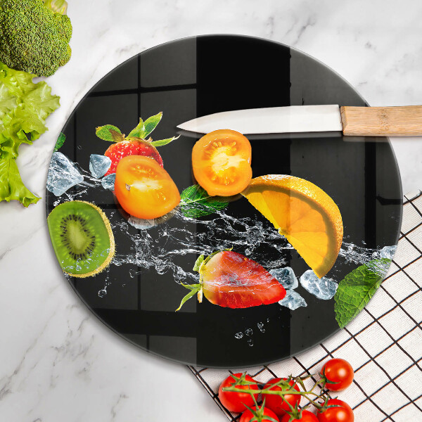 Chopping board Fruits in water