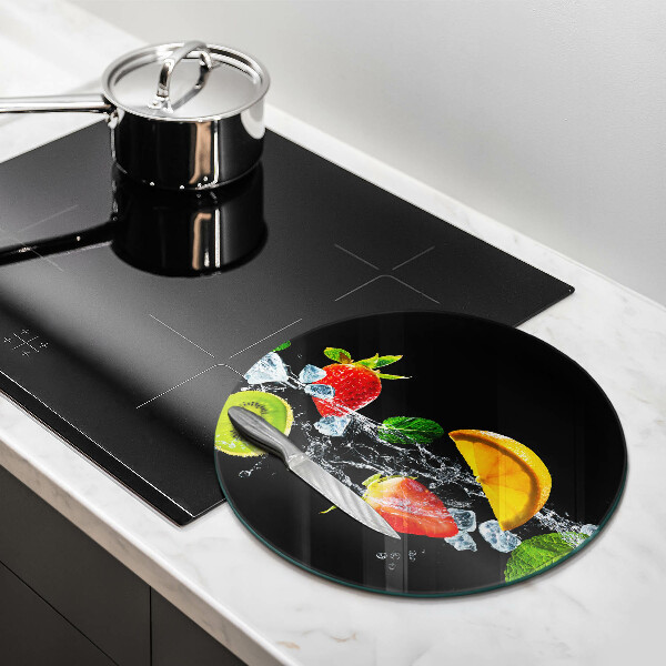 Chopping board Fruits in water