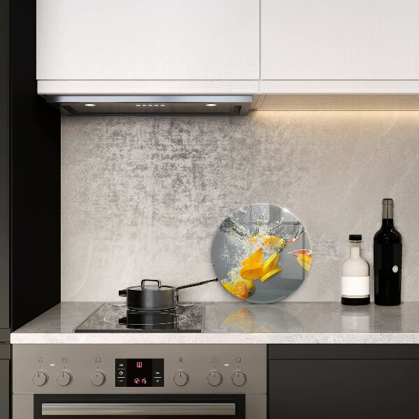 Chopping board Lemons in water