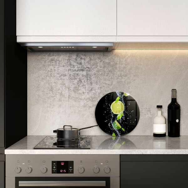 Chopping board glass Juicy lime in water