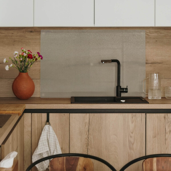 Glass chopping board measuring 31.5 × 20.5 inches