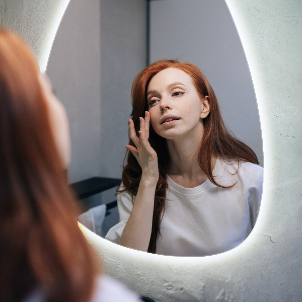 Ovoid LED mirror 64x90 cm