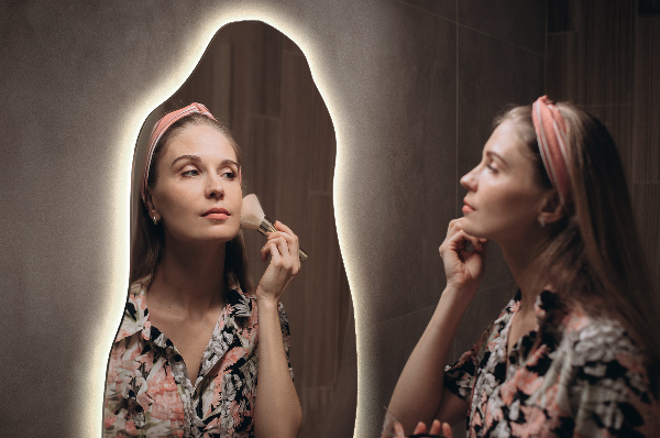 organic shape led backlit mirror stylish 40x80 cm