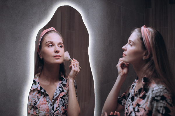 organic shape led backlit mirror stylish 40x80 cm