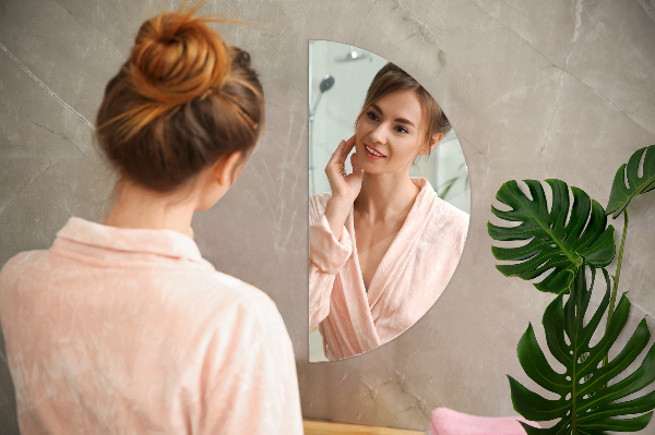 Half moon minimalist mirror without frame 25x50 cm