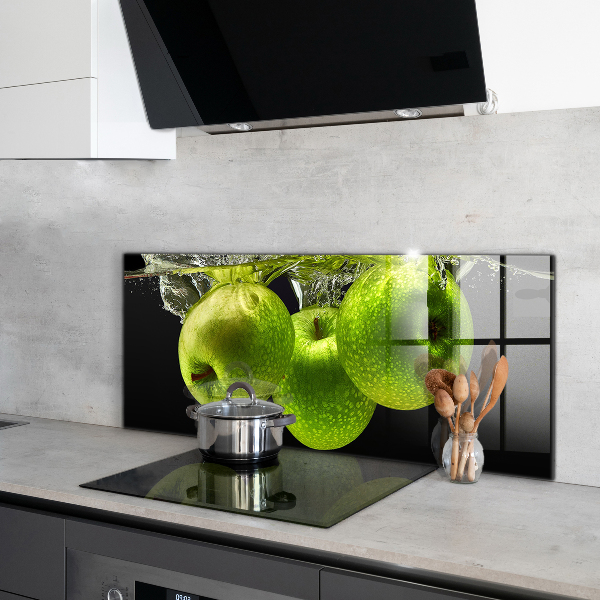 Kitchen splashback Green apples in water