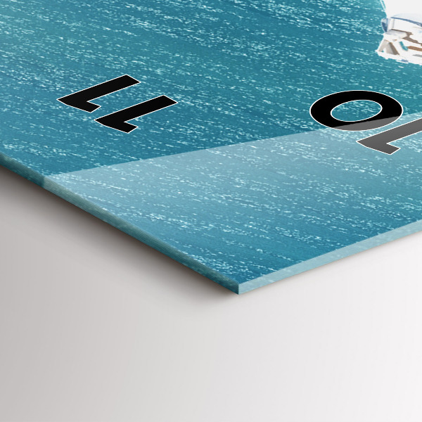 Vertical wall clock Heart Island