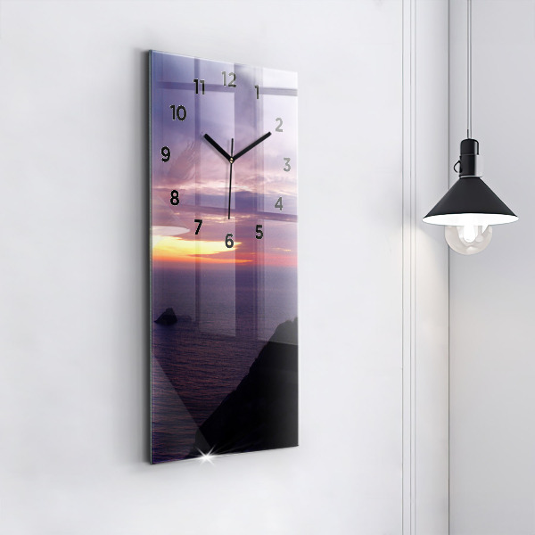 Vertical wall clock Stone head