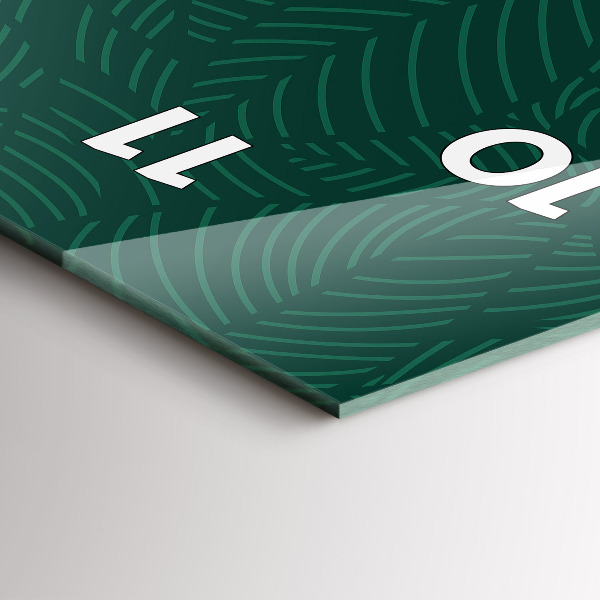 Vertical wall clock Leaf pattern