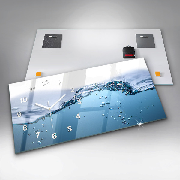 Horizontal wall clock Close-up of water