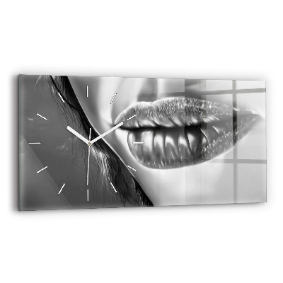 Horizontal wall clock Woman's lips
