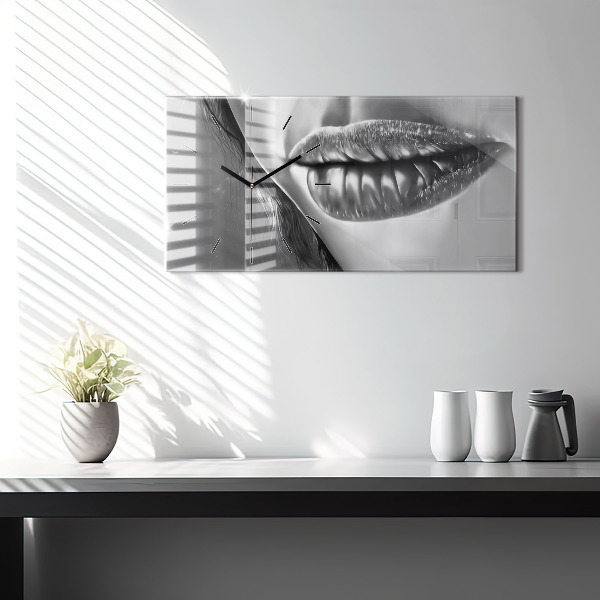 Horizontal wall clock Woman's lips