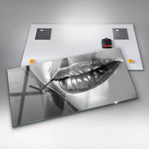 Horizontal wall clock Woman's lips