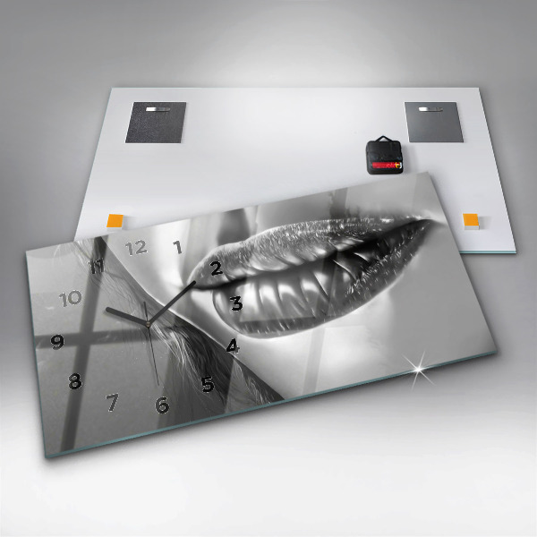 Horizontal wall clock Woman's lips