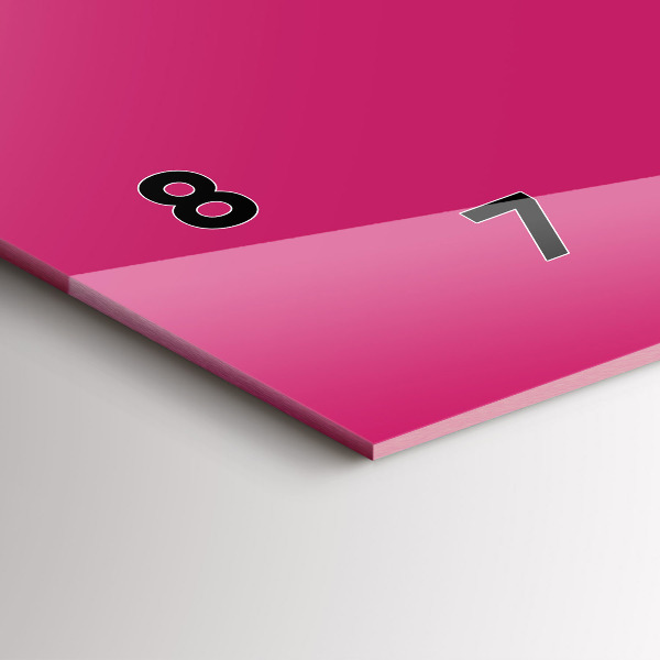 Horizontal wall clock Color strong pink