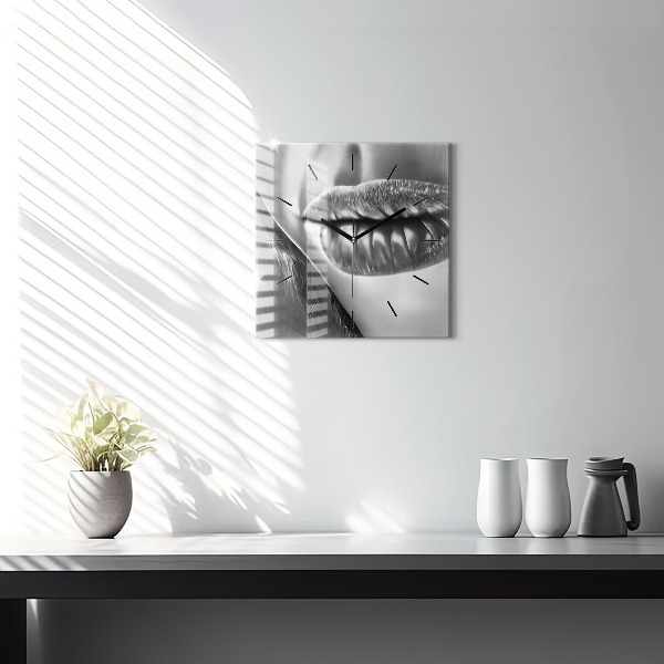 Square wall clock Woman's lips